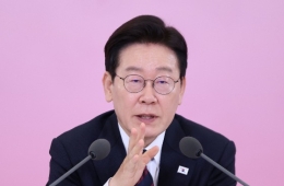 李대통령 "노동자들 고용유연성 수용할 수 있는 상황 만들어야"