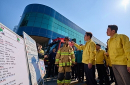 대전 화재 현장 둘러본 李대통령 "다 녹았어"…유가족 '先지원' 지시