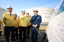 석유비축기지 찾은 李 "원유 최대한 확보…에너지 안보 공백 없어야"