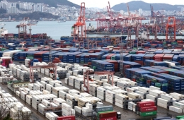 이란 전쟁이 IT 수출호조 눌렀다…이달 기업 체감경기 후퇴