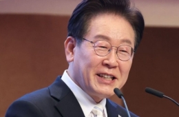 '부활절' 흰색 넥타이 맨 李대통령 "중동전쟁 위기, 가용한 모든 정책수단 총동원"