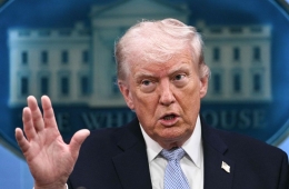 트럼프 "이란 인근에 美병력 계속 주둔…합의 미이행하면 '총격전'"