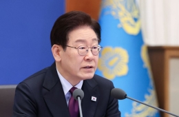 李 "사욕 위해 국익 훼손 매국노…침략전쟁 부인이 우리 헌법정신"