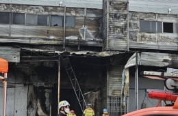 완도 공장 화재 진압 중 소방관 2명 사망