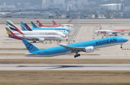 항공사 유류할증료 한계 도달…유가 헤지·운항 최적화로 버티기 돌입