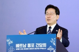 베트남 동포 만난 李대통령 "양국 협력 더 미래지향·전략적으로"