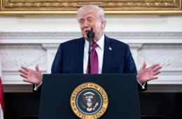 "트럼프, 참모들에게 이란 공격 재개 논의…휴전 연장으로 절충"  