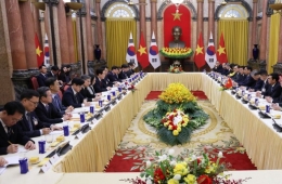 李 "韓, 베트남 '선진국 진입' 최적 파트너"…또 럼 "인프라·원전 투자 환영"