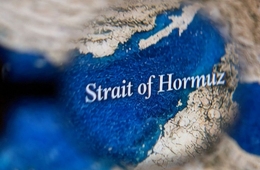 "이란 석유 선적 유조선 2척, 美 봉쇄 뚫고 호르무즈 첫 통과"