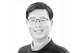 [아경의 창]길이 끝나는 곳에서도 길이 된 사람