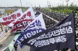 "DS만 챙겼다" 삼전 최대노조서 한달간 4000명 탈퇴…과반 지위 '위태'
