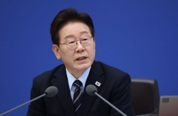 李在明点名三星电子工会：“过犹不及不如不足”……批星巴克、Musinsa“逾越常识底线”(综合)