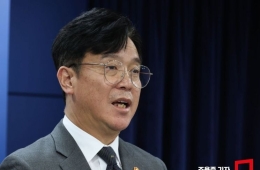 总罢工临近劳动部长出面…三星电子劳资谈判重启