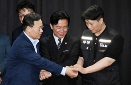 三星电子全面罢工前夕达成戏剧性协议…Kim Younghun 部长称“展现了以对话解决问题的K式底力”