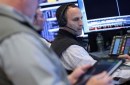 Major Indexes Close Up Over 1% as Treasury Yields and Oil Prices Fall 