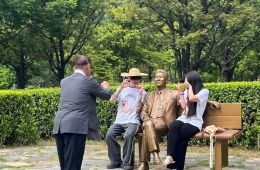 李대통령, 봉하마을 '일베' 사진 논란에 "사이트 폐쇄·징벌 배상 검토"