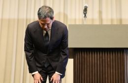 정용진 "국민 여러분께 상처 드린 점 사죄, 변명하지 않을 것"