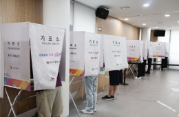 송파구 투표용지 부족해 중단… 선관위 "용지 이송중"
