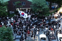 “舞弊选举”“计票无效”，蚕室7洞投票箱未能运出致“彻夜对峙”…警方投入470名警力