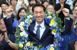 靑 출신 7명 엇갈린 결과…우상호 강원 탈환, 하정우·김병욱 패배