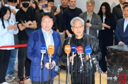 젠슨 황 "피지컬 AI 시대 도래…SK하이닉스와 로드맵 공동 설계"