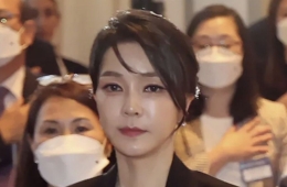  Court Sentences Kim Keonhee to 7 Years in First Trial for Receiving Van Cleef Necklace and Others