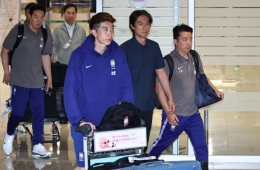 홍명보 감독 등 축구 대표팀 고성·야유 속 귀국