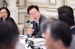 李 "AI·반도체 호황, 정치가 발목 잡으면 도약 기회 잃어"