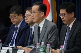政府加快推进青年就业恢复方案：培养20万名以上AI人才