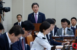 “策划者是谁，辞职吧”杠杆产品遭严厉批评，金融监管部门低头致歉