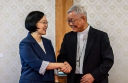 Prime Minister Han Holds Luncheon with Cardinal Yu Heung-sik: "Pope Also Interested in Peace on the Korean Peninsula"