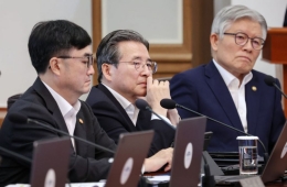 레버리지 '책임론' 김용범, 453일 만에 전격 사퇴