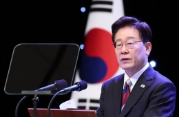 '종전' 제안한 李대통령 "선제적 평화조치 하겠다, 북핵 멈출 논의도"