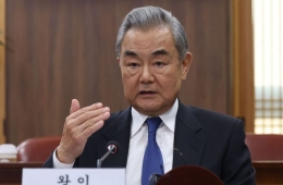 中왕이, '북미 중재' 질문에 "양국이 결정할 일…美, '대북 적대' 바꿔야"