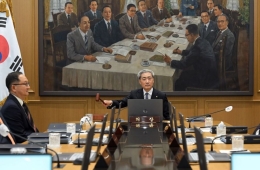 신현송, '당겨서 한 인상' 시사…향후 속도 조절한다