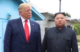"트럼프, 김정은 먼저 만나고 중간선거 뒤 2차 회담 가능"
