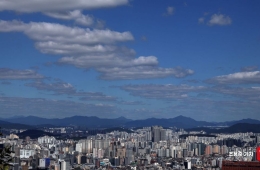 매물 쌓인 강남 없어서 못파는 강북…거래량 줄어든 서울, 매수세는 온도차[부동산AtoZ]