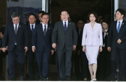 李대통령, 프랑스 국빈방문 출국…'AI·원자력' 첨단산업 협력 확대