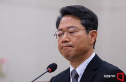 Blue House Respects Kim Seungwon's Resignation, Cites Effort to Ease State Burden