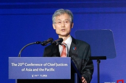 조희대 대법원장 "靑 대법관 재제청 요청에 응할 수 없어"