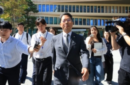 김승원 '성추행·음주운전' 추가 의혹 탄원서 보도에 "확인 어렵다"는 靑