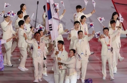 '신유빈·김동용 기수' 韓선수단, 16번째로 나고야 AG 개회식 입장