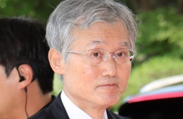 Blue House: "Cho Hoedae Is Misleading on Grounds... Understand the Document from the Perspective of a Sensible Citizen"
