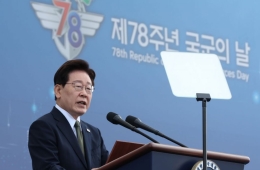李대통령 "전작권 환수로 자주국방 완성"…北엔 대화 촉구