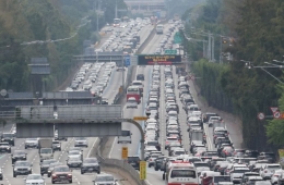 连休首日，下午起道路拥堵缓解……首尔至釜山需5小时