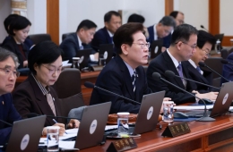李 "국익 지키는 실용 외교 해야…굴종·사대적 태도는 지양"