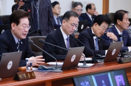 李 "외교에서 굴종적·사대적 태도 지양해야…국가 간 이견 있을 수도"