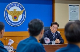 Lee Receives Briefing on Supermarket Stabbing Rampage at Incheon Police Agency, Orders "Extraordinary Measures Against Violent Crime"