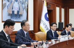 '성장률 3.6%, GNI 4만달러' 반갑기는 하지만