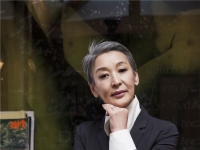 [속보] '1세대 연극 스타' 배우 윤석화, 뇌종양 투병 중 별세